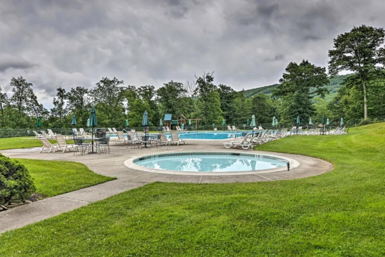 Pocono Mountain Home , Hot Tub- 1 Mile To Skiing! Tannersville Exteriör bild